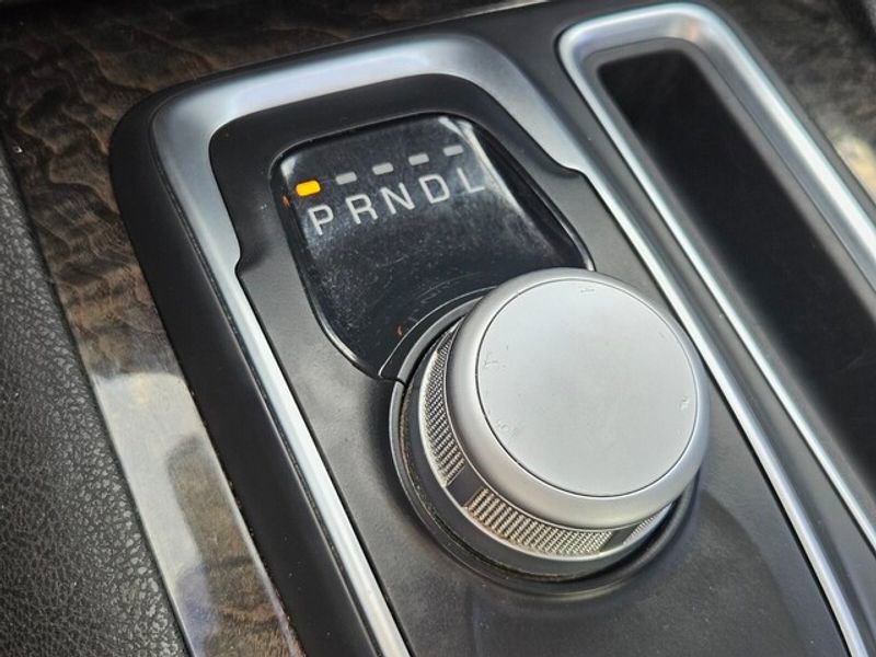 Used 2022 Chrysler 300 Touring L w/ Popular Equipment Group image 18