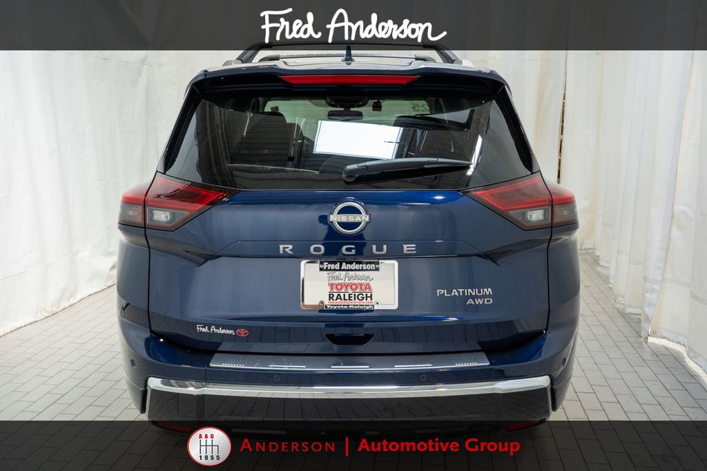 Used 2025 Nissan Rogue Platinum AWD/4WD image 4