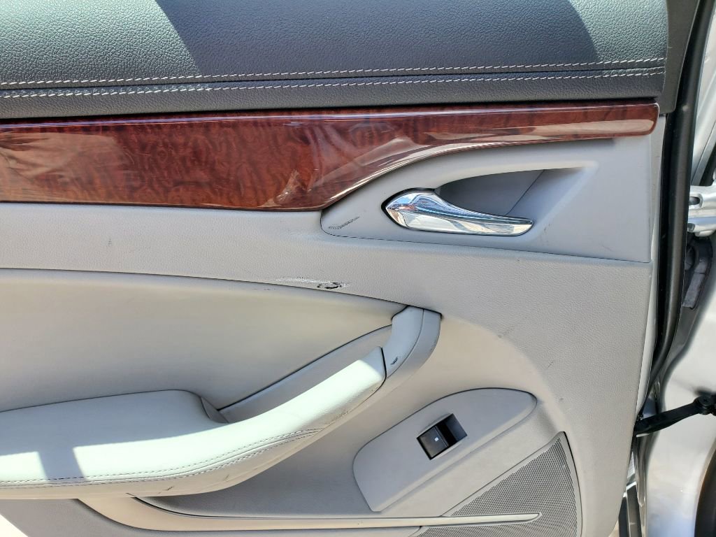 Used 2011 Cadillac CTS Luxury RWD image 24