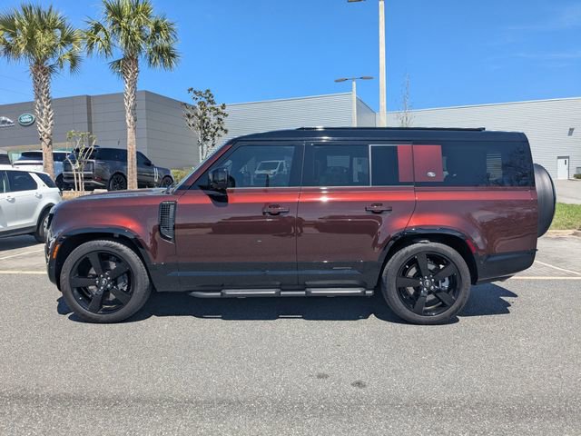 Used 2024 Land Rover Defender 130 X-Dynamic SE image 7