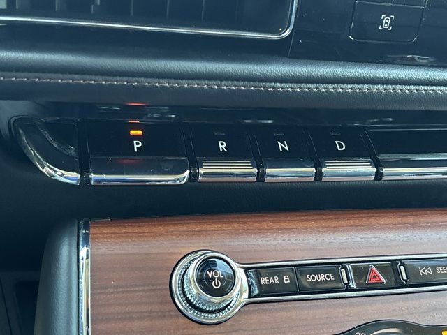 Used 2023 Lincoln Aviator Reserve w/ Elements Package Plus AWD/4WD image 40