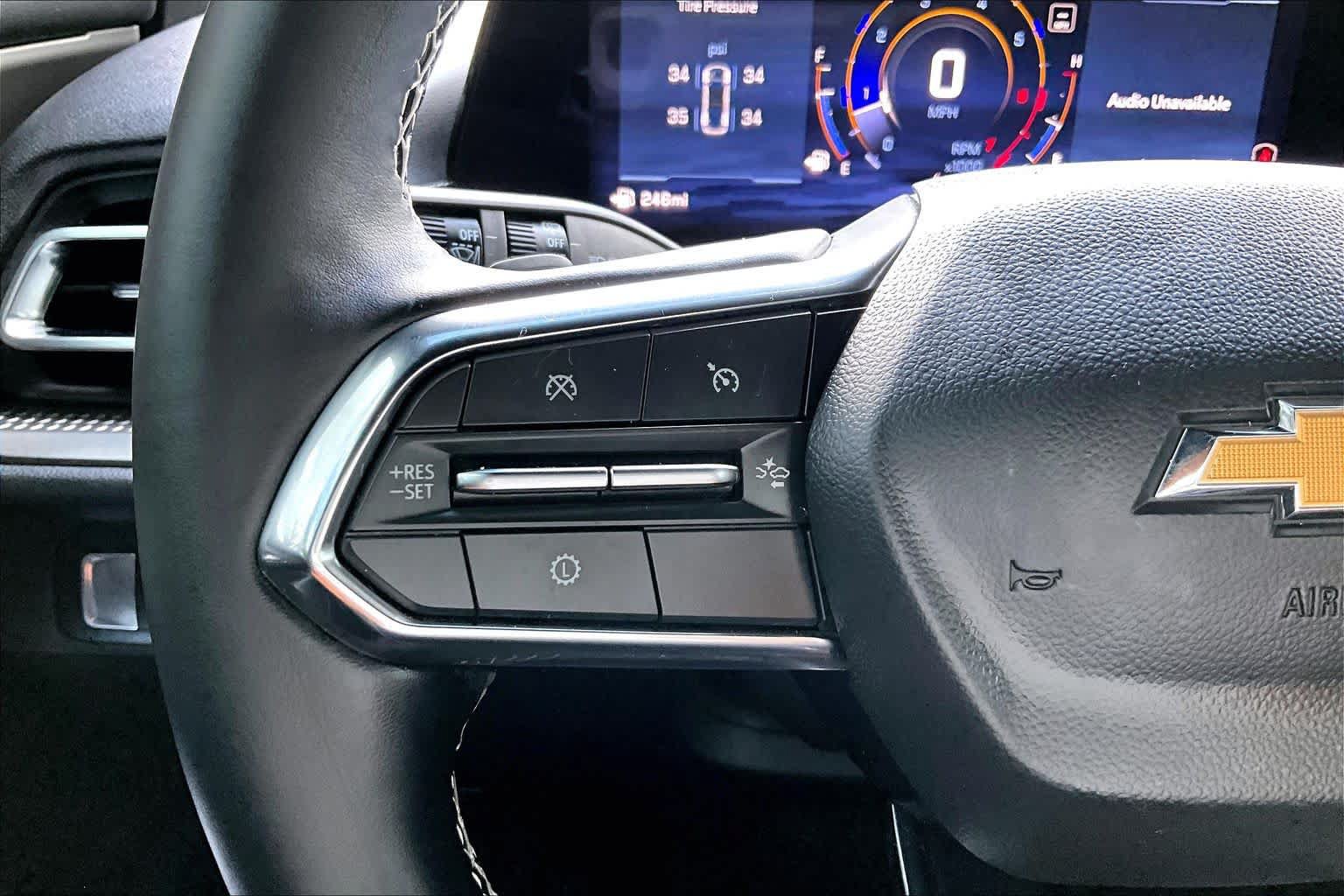 Used 2025 Chevrolet Traverse LT w/ Driver Confidence Package FWD image 22
