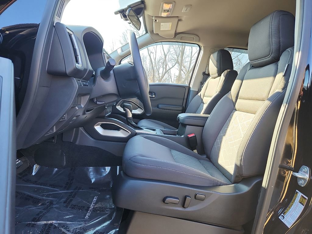 Certified 2025 Nissan Frontier SV image 14
