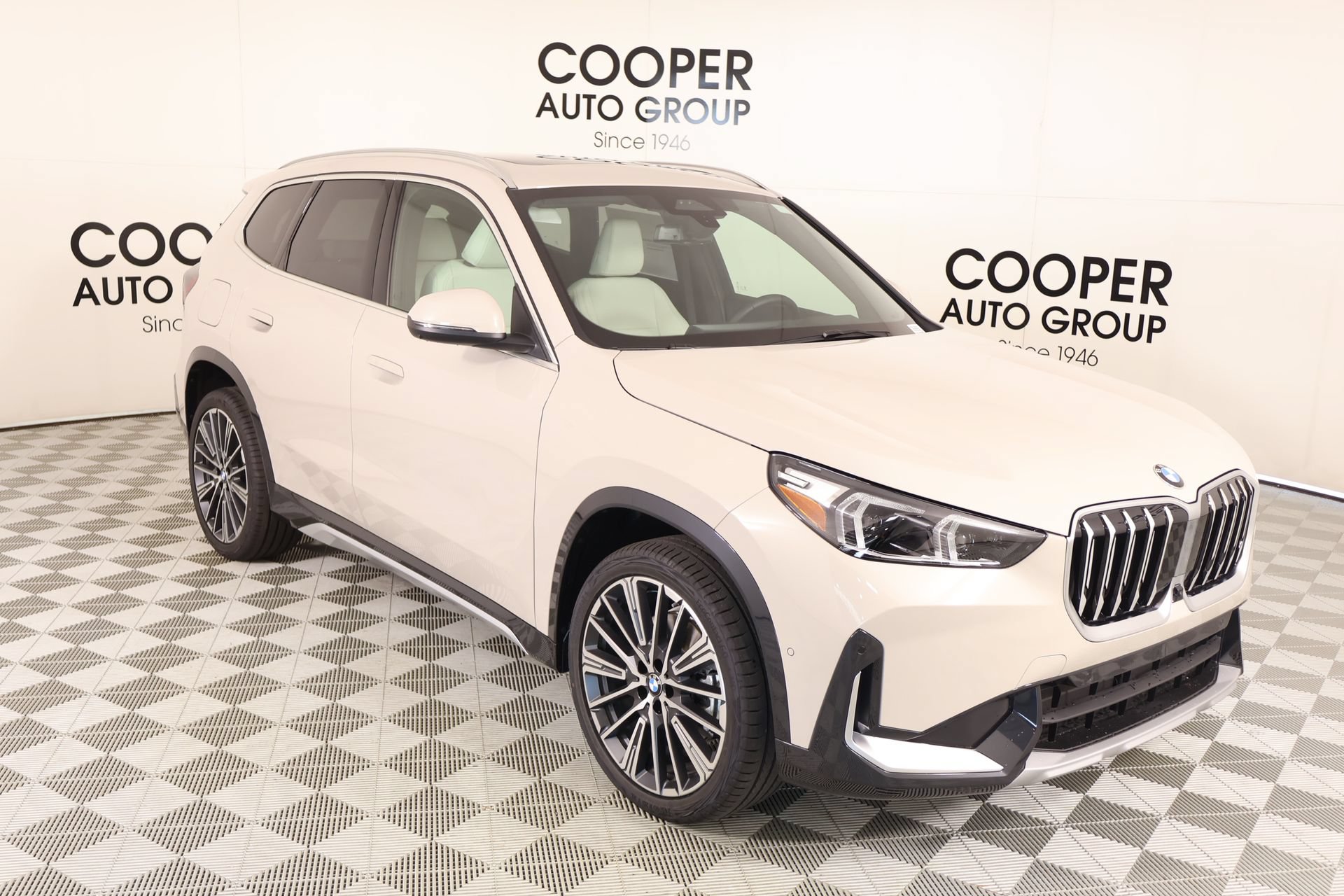 New 2026 BMW X1 xDrive28i w/ Technology Package