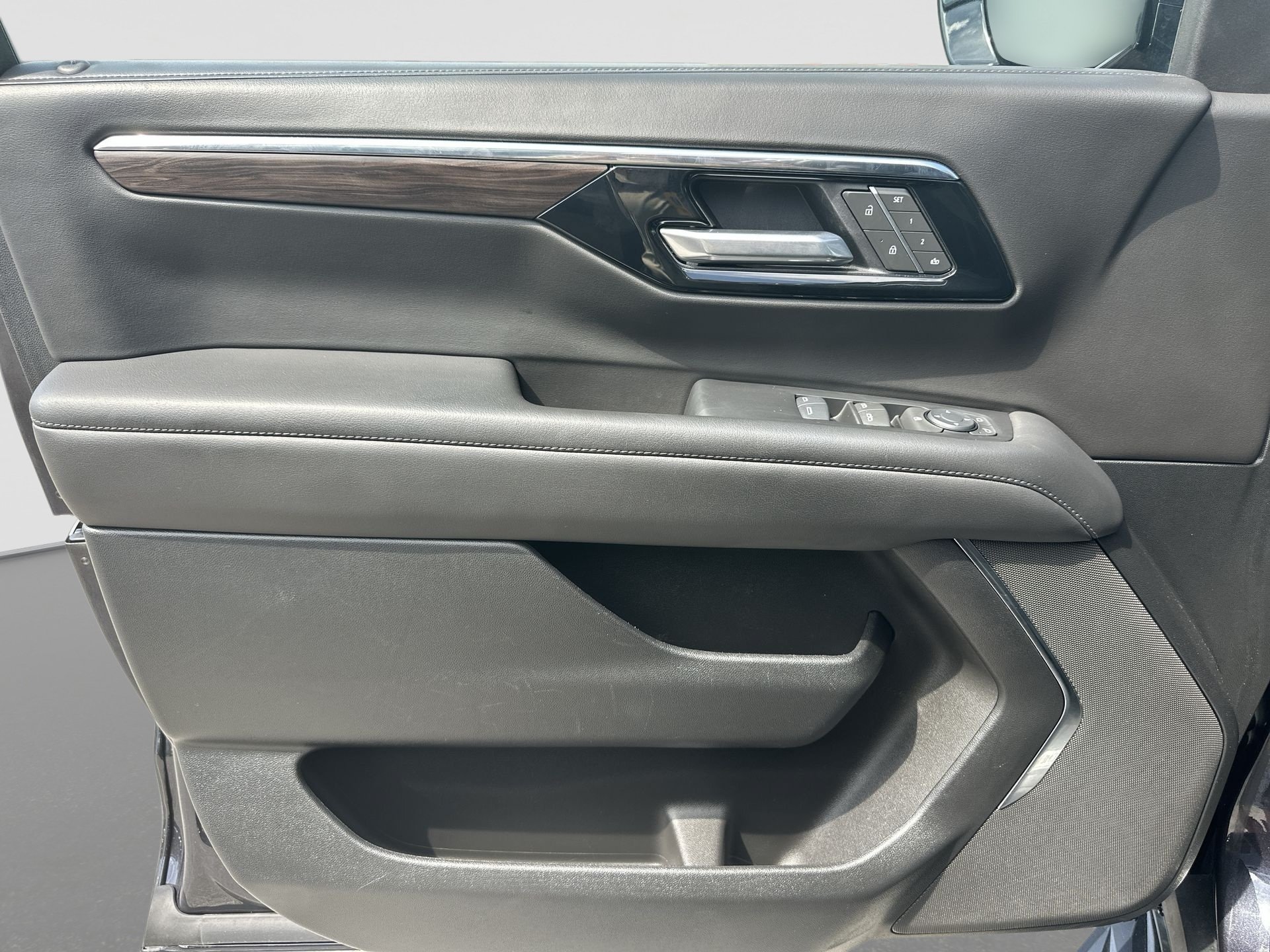 Certified 2025 Chevrolet Tahoe LT RWD image 22