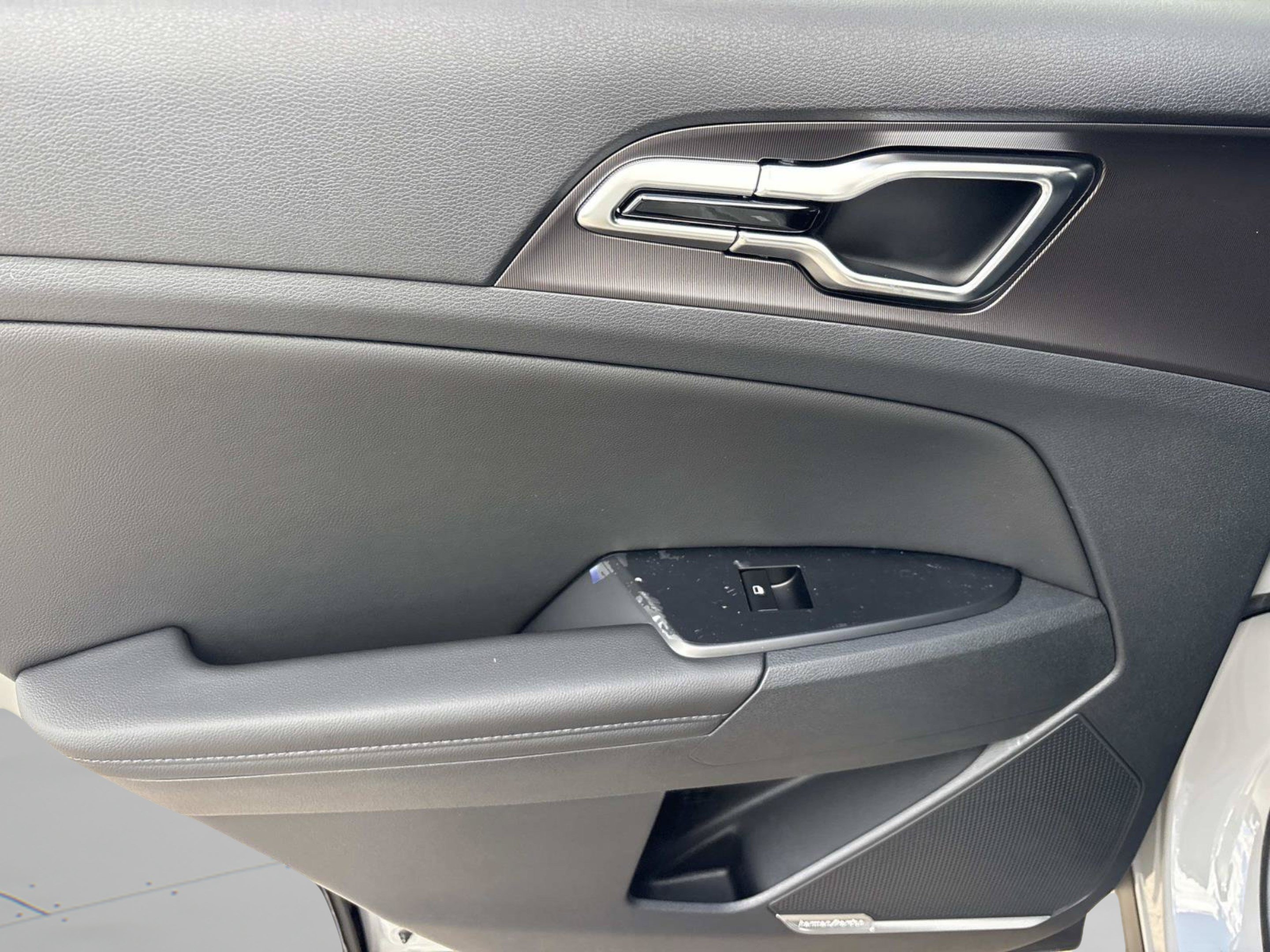 New 2027 Kia Sportage SX FWD image 16