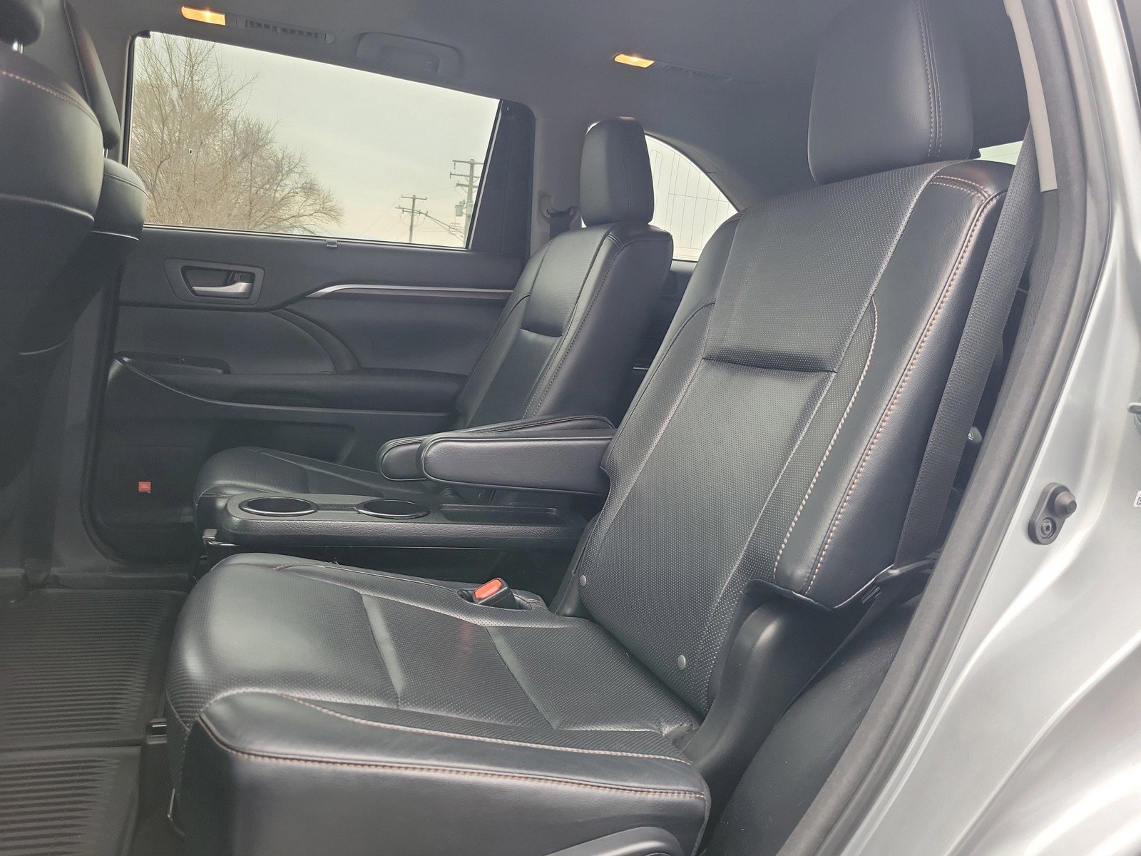 Used 2016 Toyota Highlander Limited AWD/4WD image 11