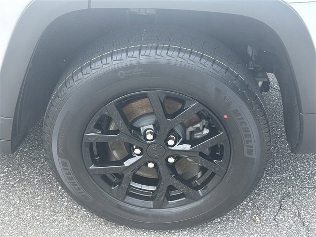 Used 2024 Jeep Grand Cherokee L Laredo image 17