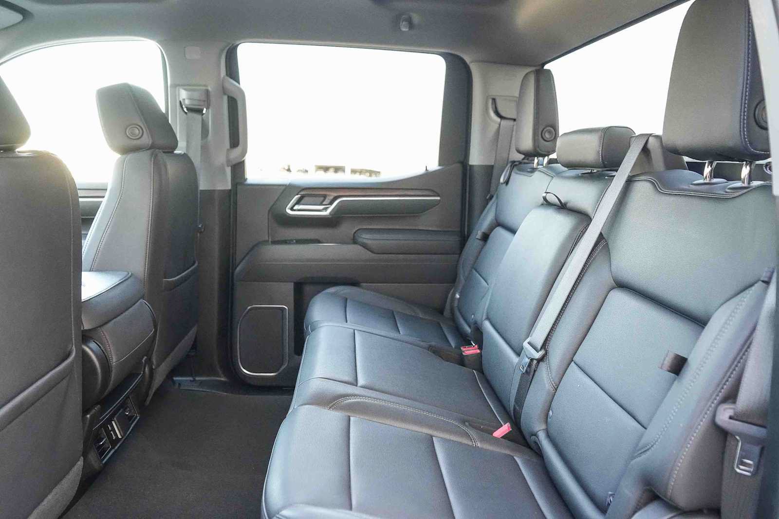 Used 2026 GMC Sierra 1500 SLT RWD image 18