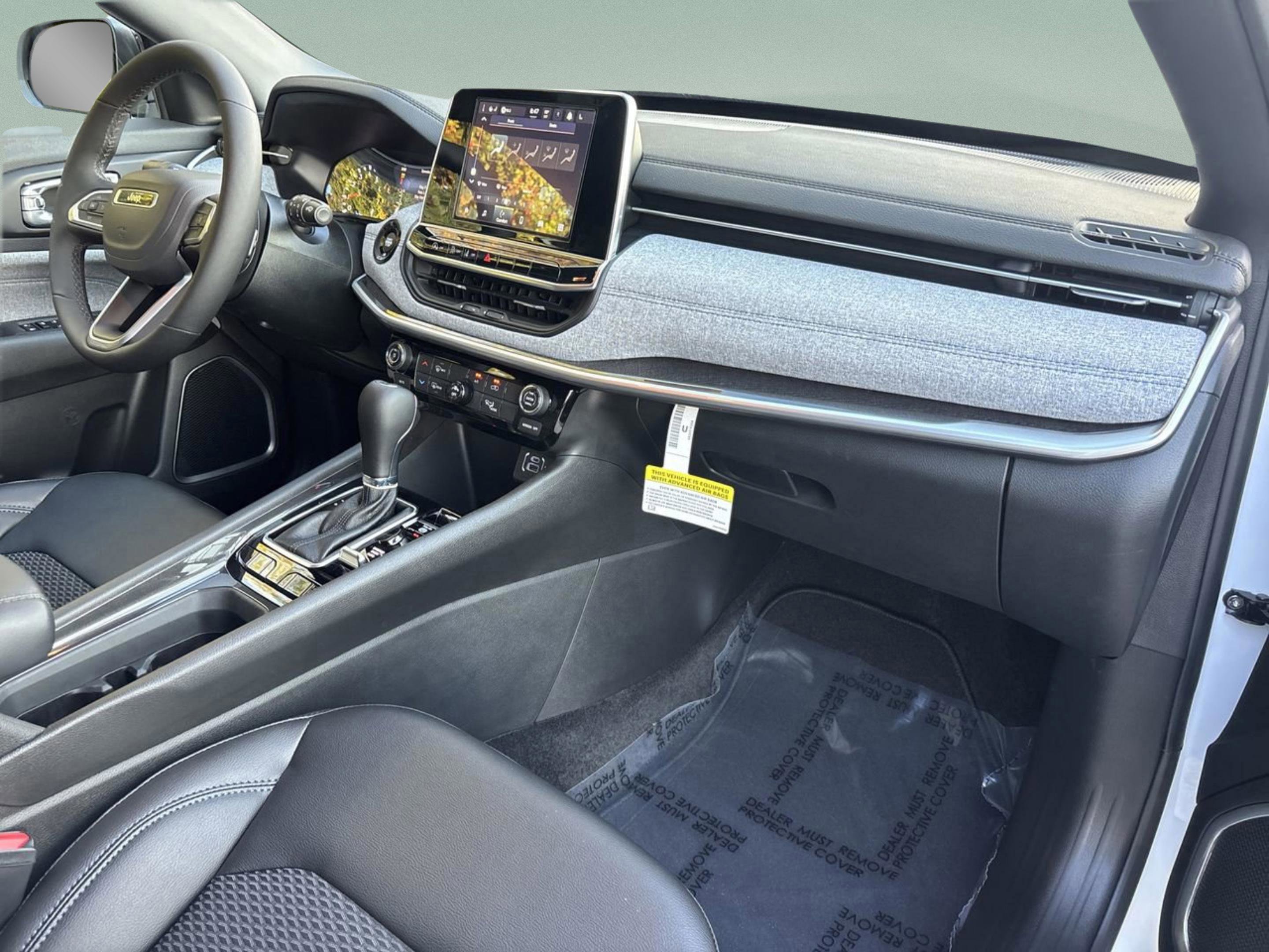 New 2026 Jeep Compass Latitude image 11