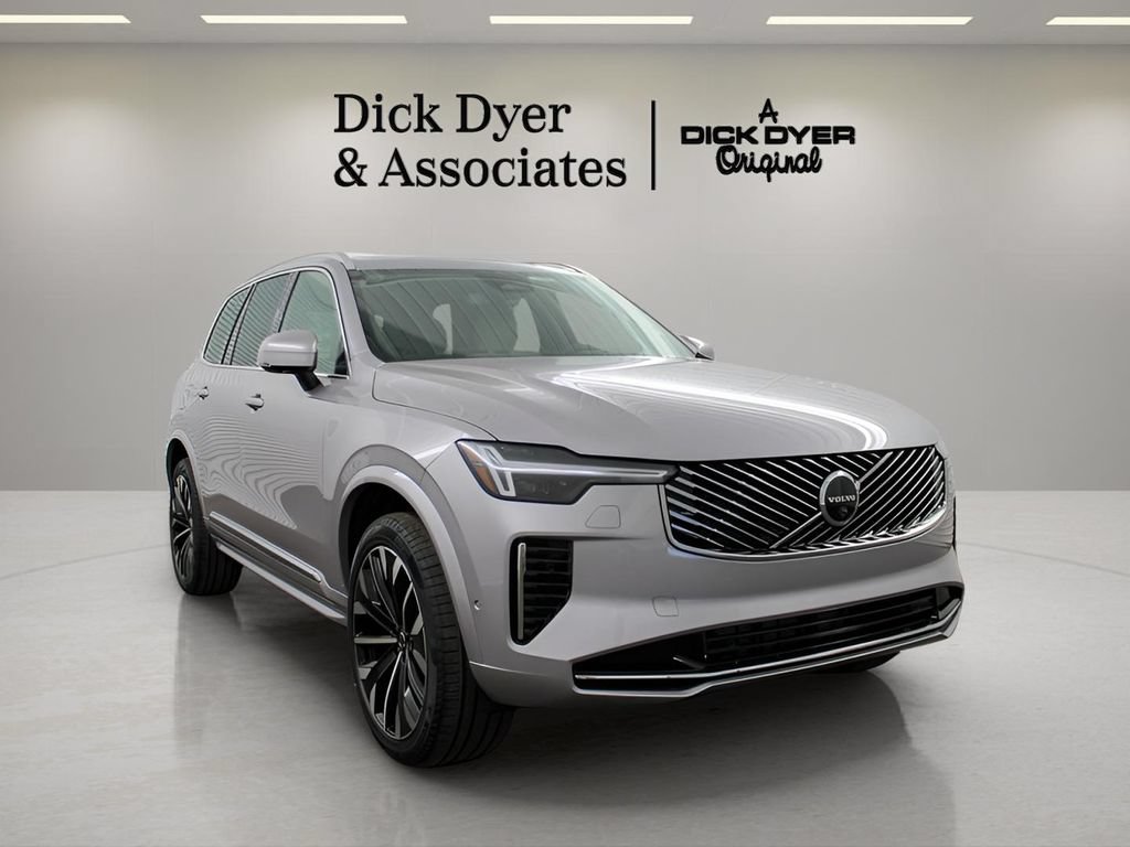 New 2026 Volvo XC90 B6 Plus w/ Protection Package Premier AWD/4WD image 10