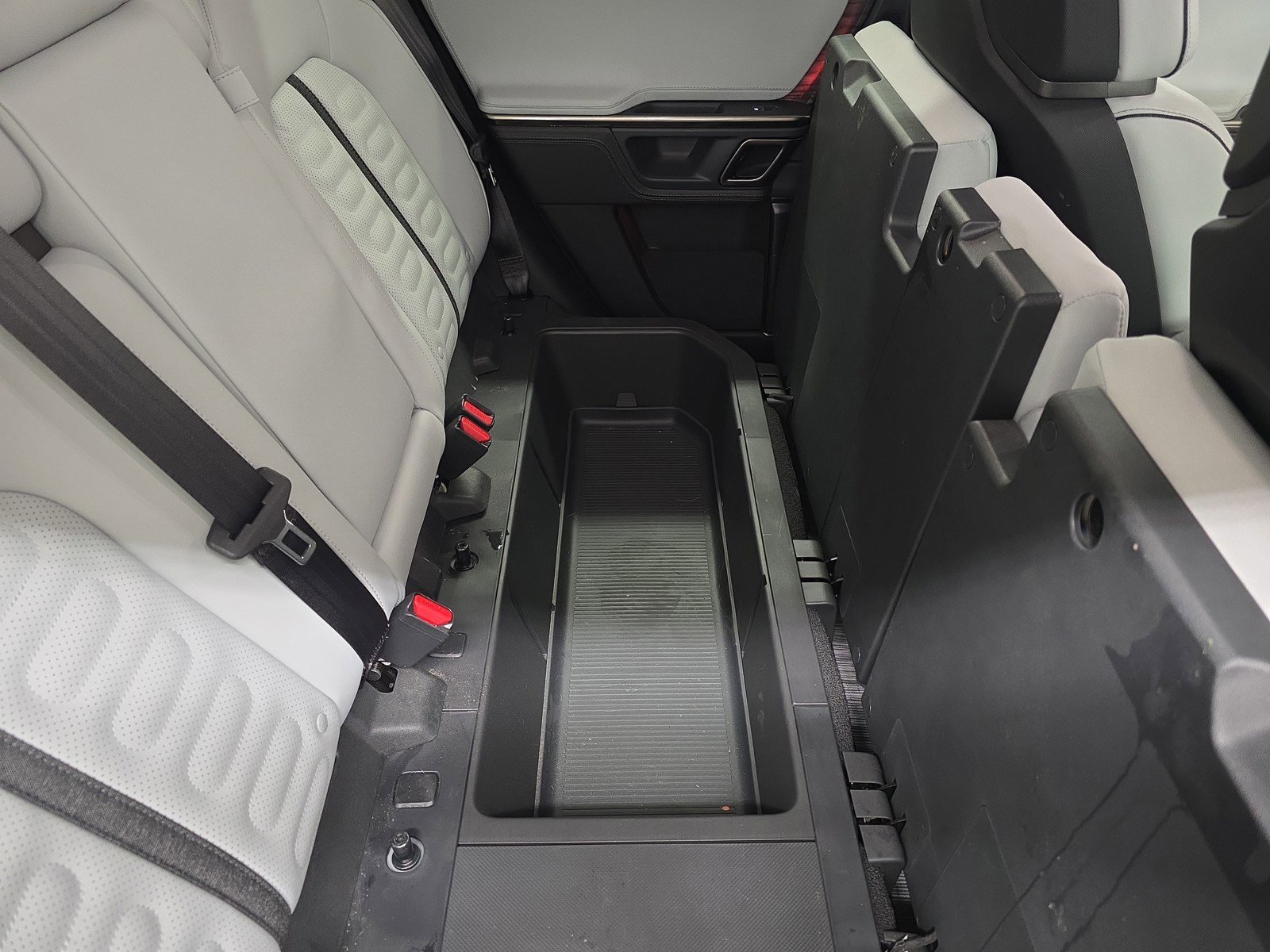 Used 2023 Rivian R1T Adventure image 24