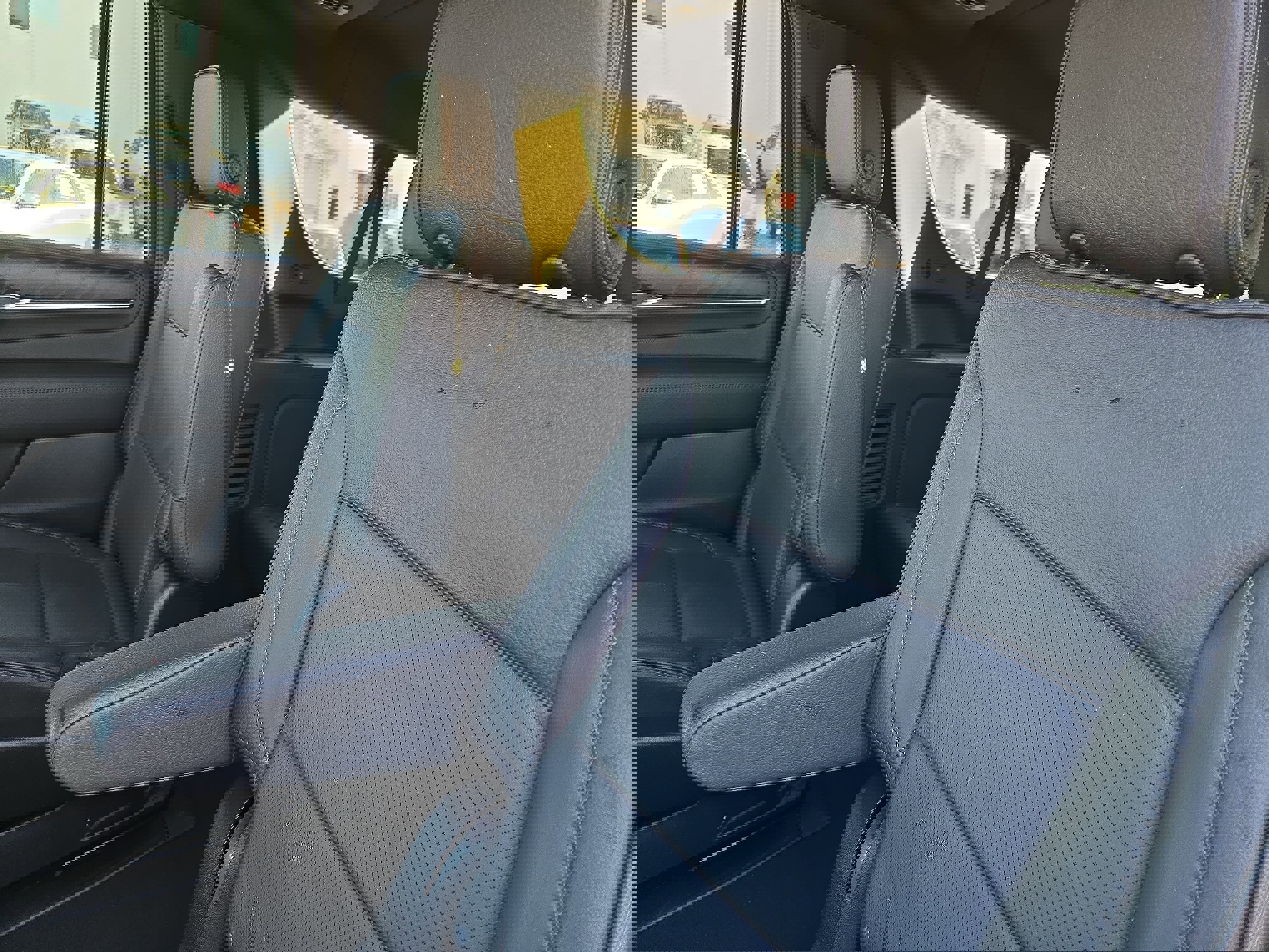 Used 2023 GMC Yukon XL Denali w/ Denali Reserve Package image 14