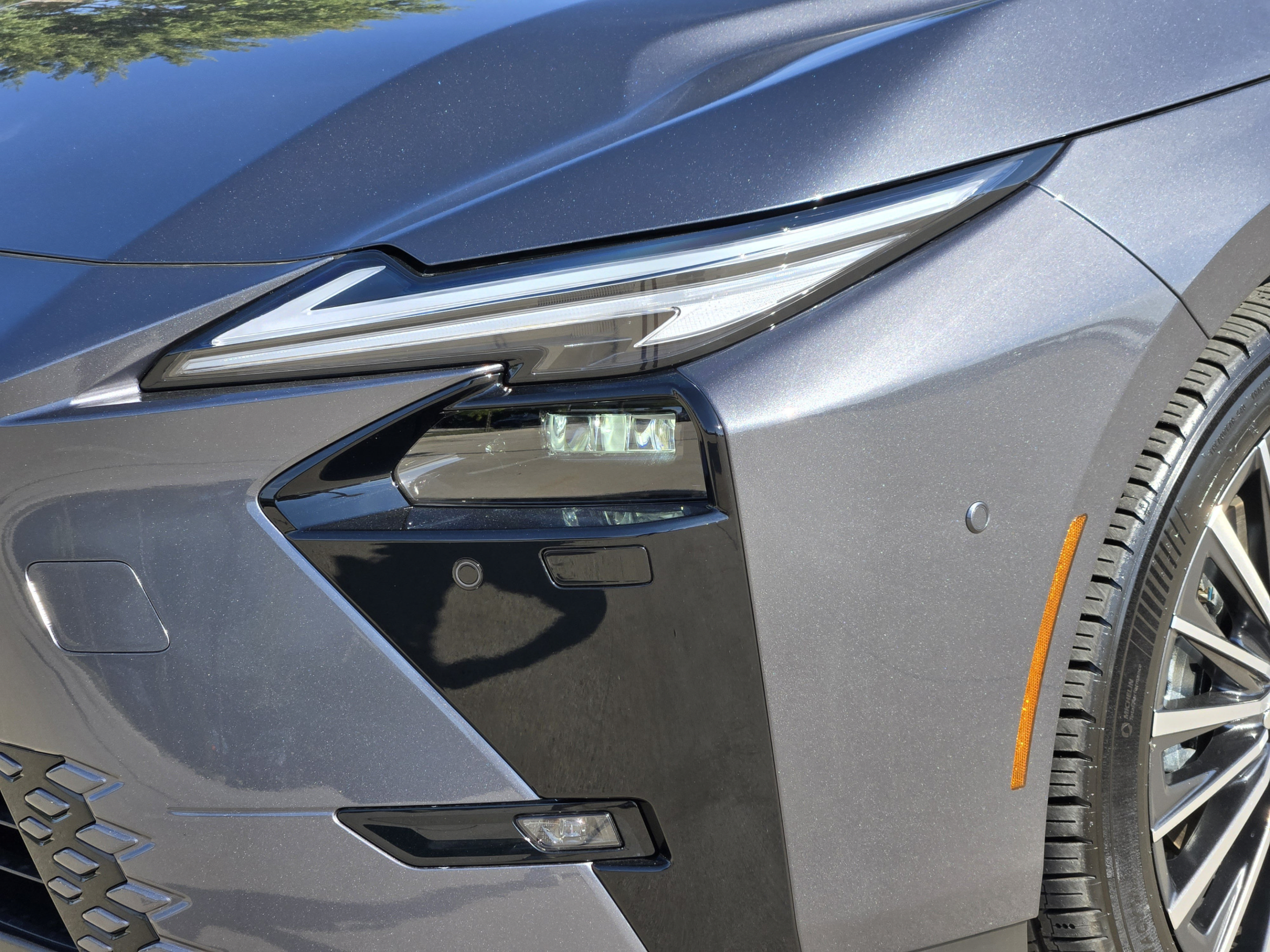 New 2026 Lexus ES 350e w/ Cold Area Package FWD image 20