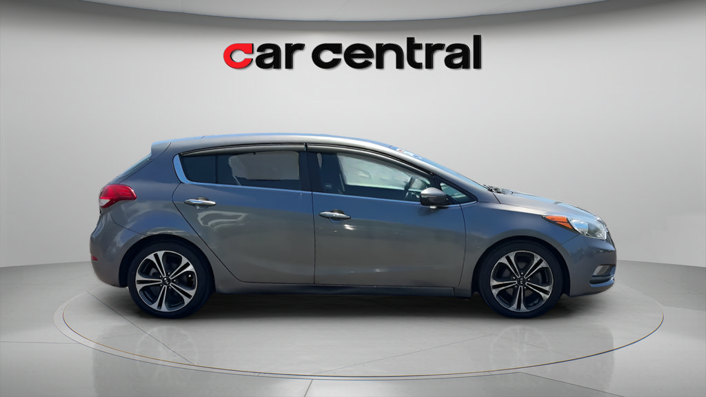 Used 2016 Kia Forte EX FWD image 6
