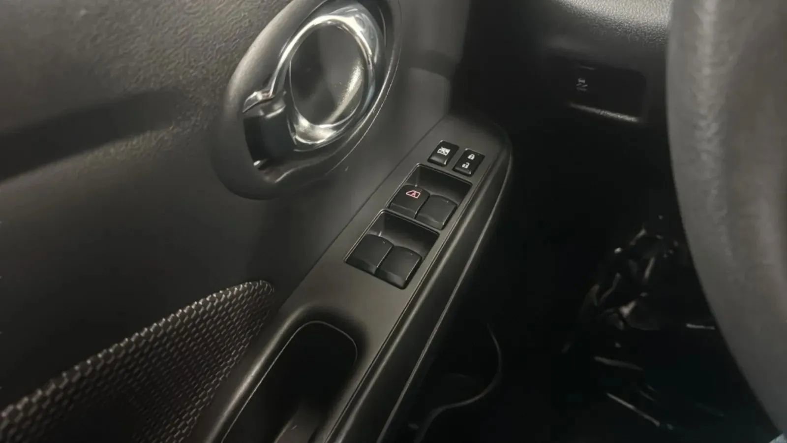 Used 2017 Nissan Versa SV FWD image 15