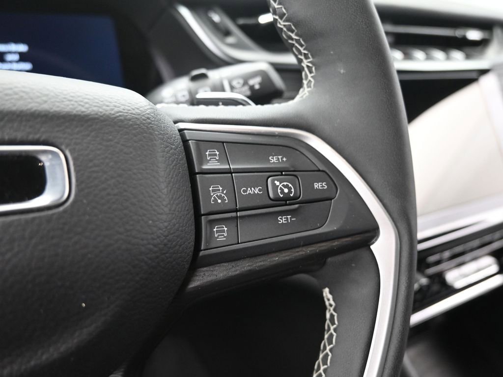 Used 2024 Jeep Grand Cherokee Laredo w/ Luxury Tech Group I image 31