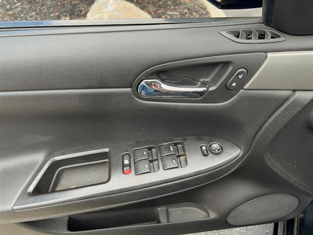 Used 2006 Chevrolet Impala SS w/ Convenience Package FWD image 10