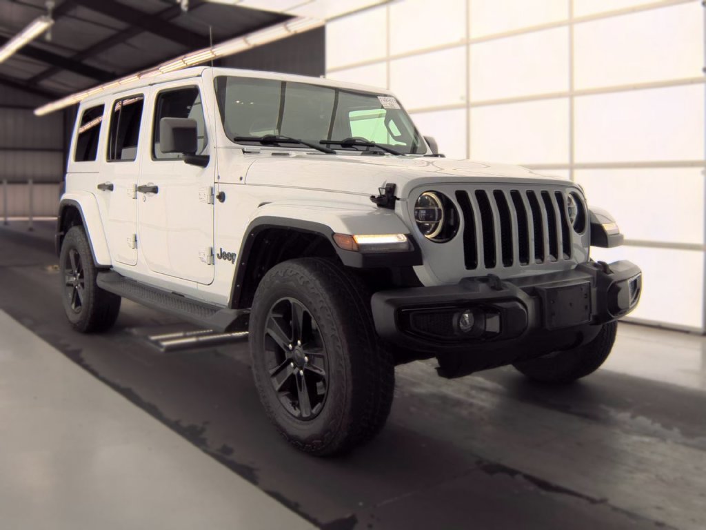 Used 2022 Jeep Wrangler Unlimited Sahara AWD/4WD image 3