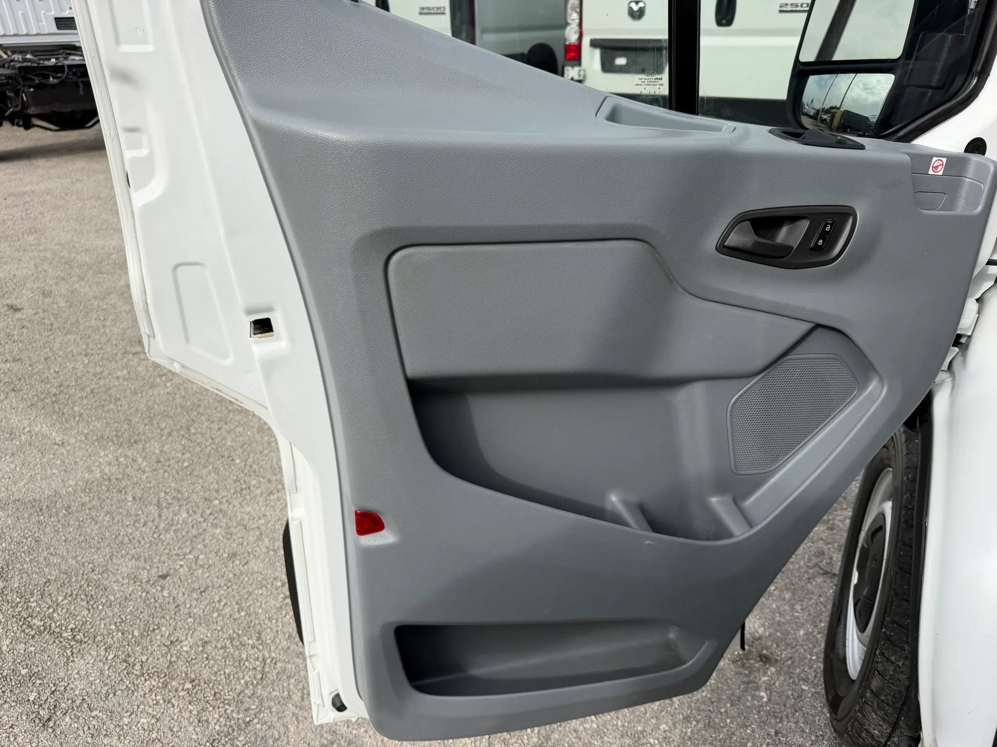 Used 2019 Ford Transit 350 XL RWD image 10