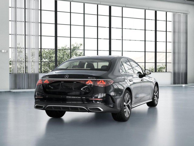 Used 2025 Mercedes-Benz E 350 4MATIC Sedan image 22