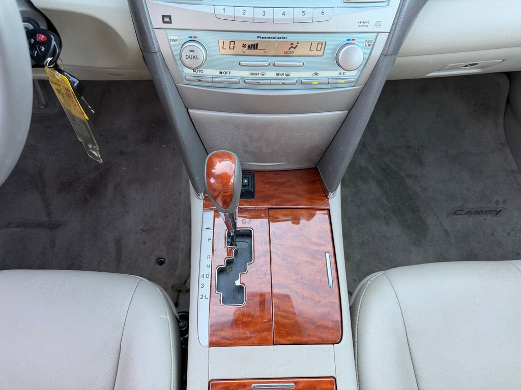 Used 2009 Toyota Camry XLE FWD image 11