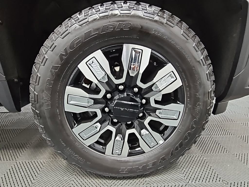 Used 2024 GMC Sierra 2500 Denali w/ Technology Package image 48