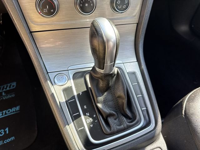 Used 2017 Volkswagen Golf Wolfsburg Edition image 15