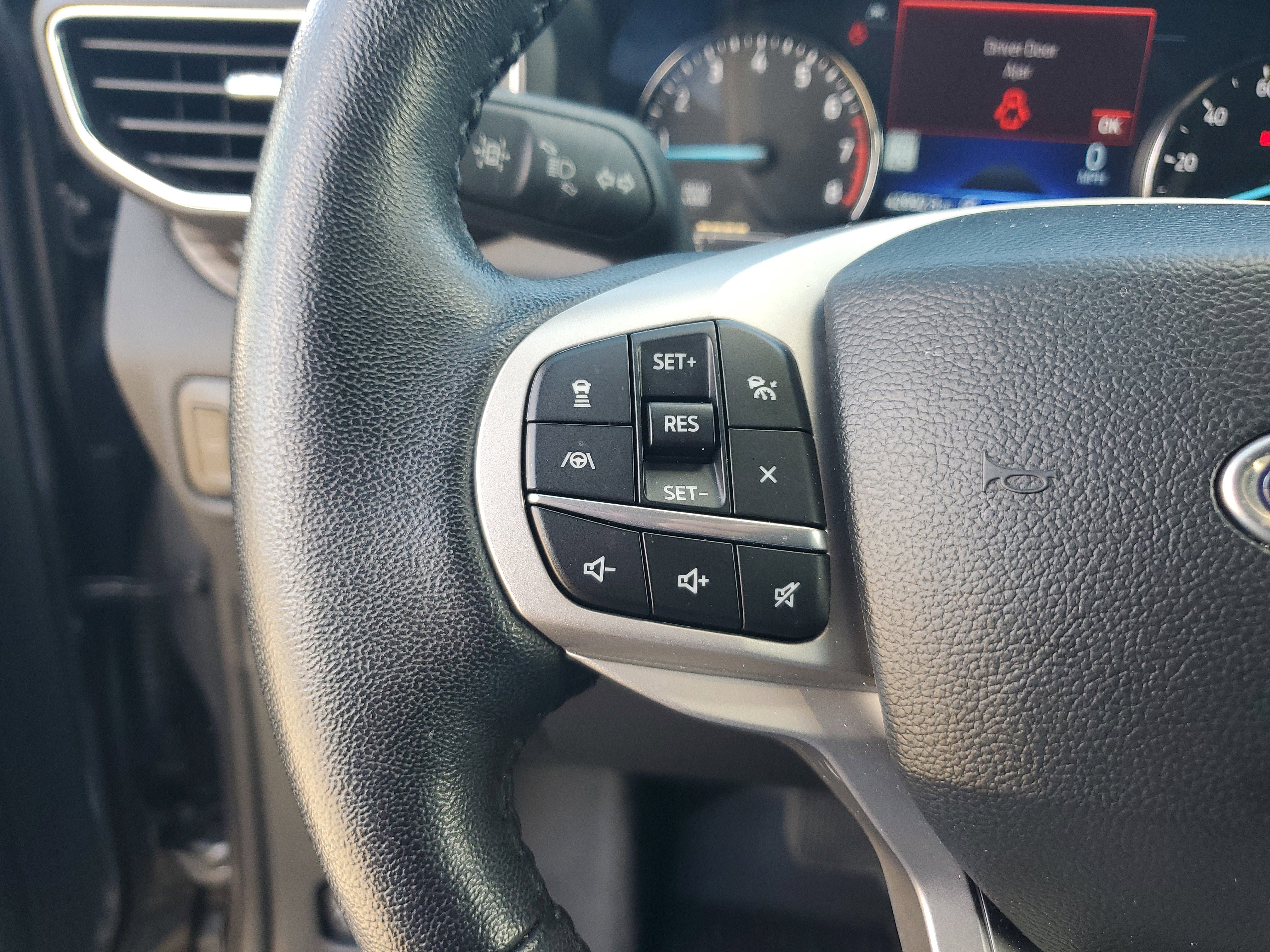 Used 2023 Ford Explorer Limited image 21