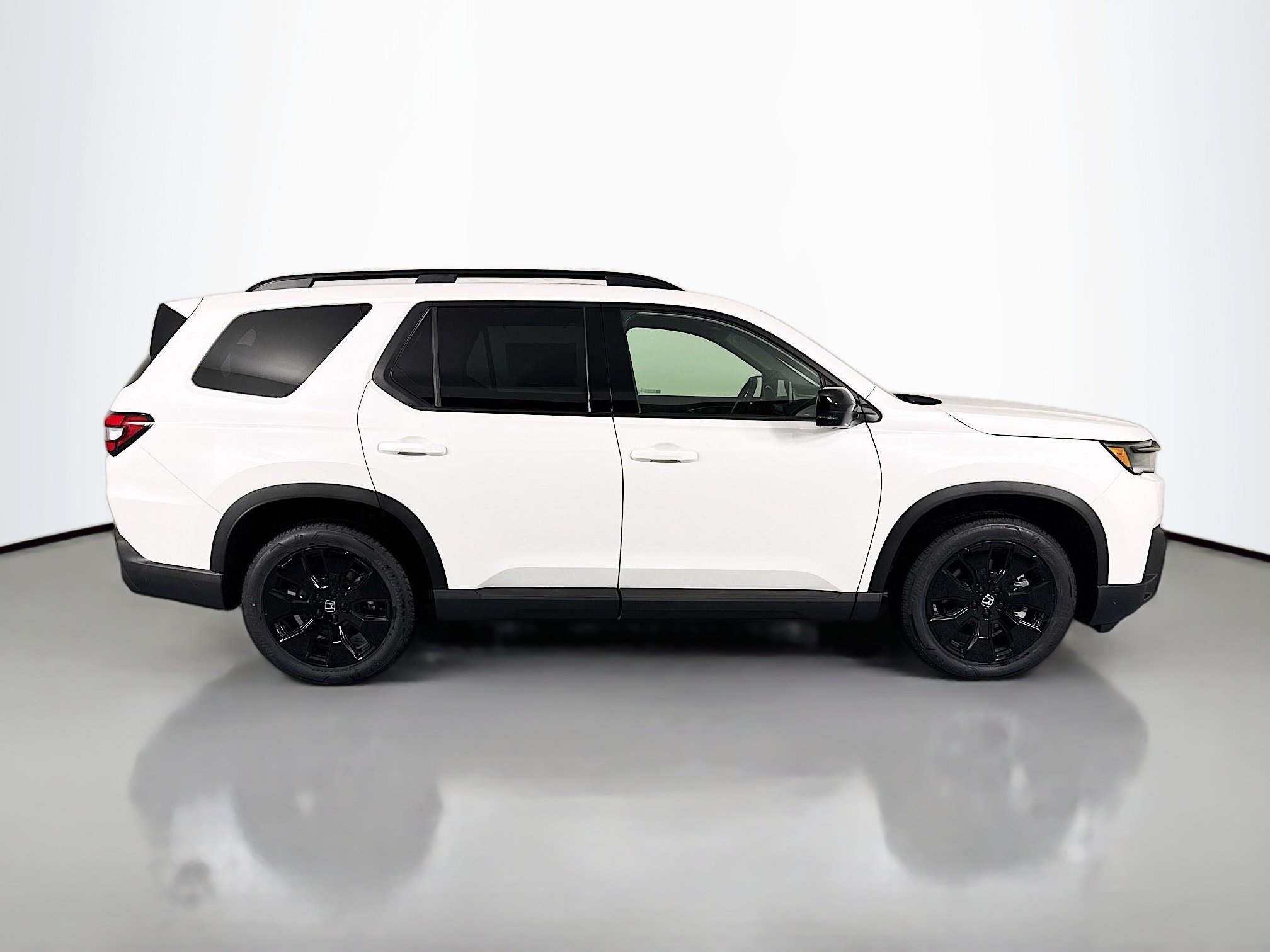 New 2026 Honda Pilot Black Edition image 4