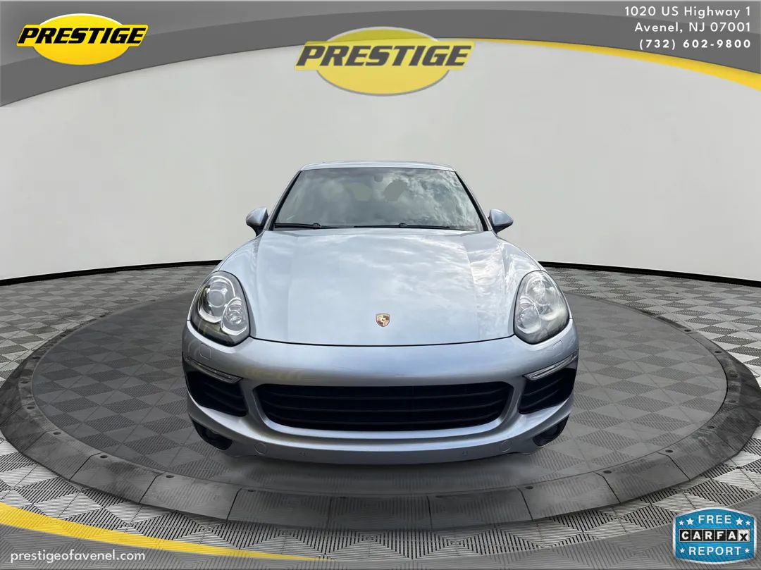 Used 2017 Porsche Cayenne Platinum Edition AWD/4WD image 2