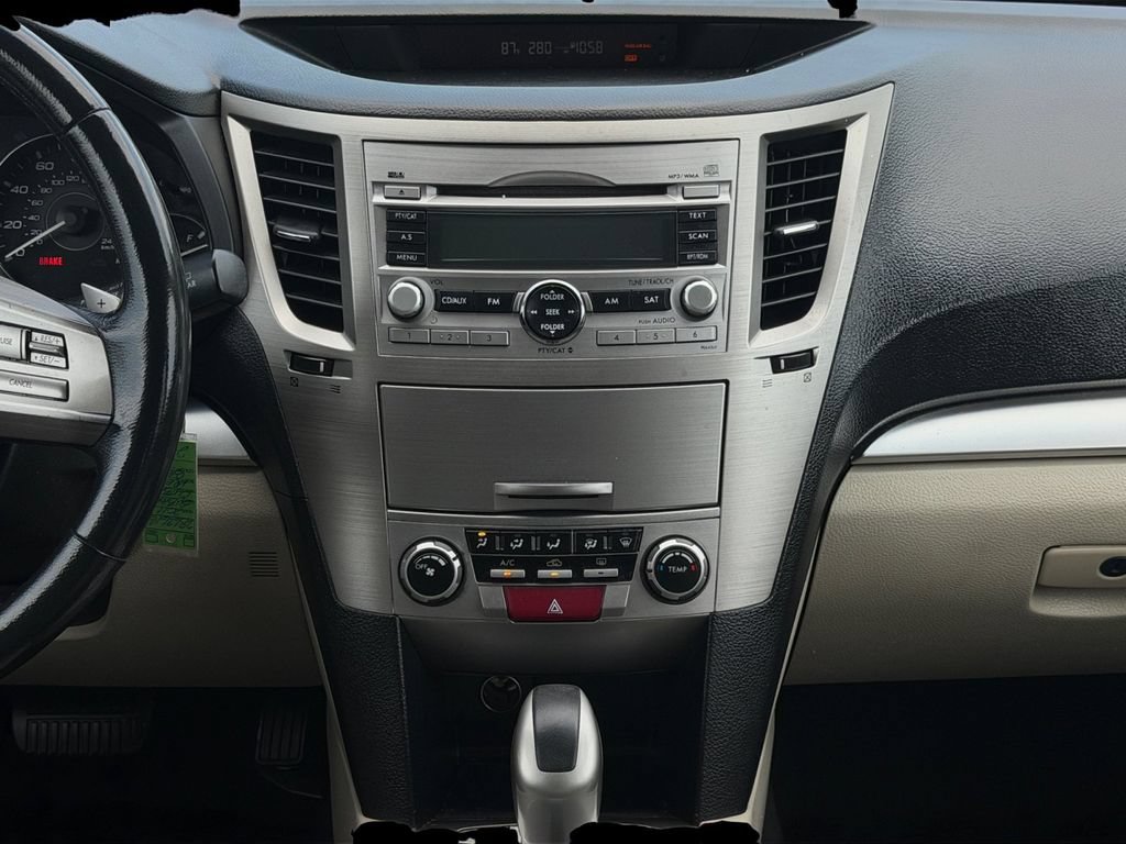 Used 2011 Subaru Outback 2.5i Premium AWD/4WD image 17