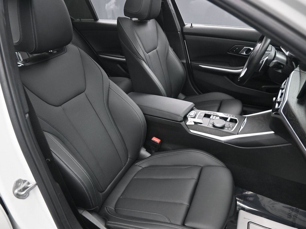 Used 2024 BMW 330i xDrive Sedan w/ Premium Package image 37