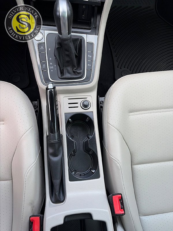 Used 2017 Volkswagen Golf Alltrack SE AWD/4WD image 24