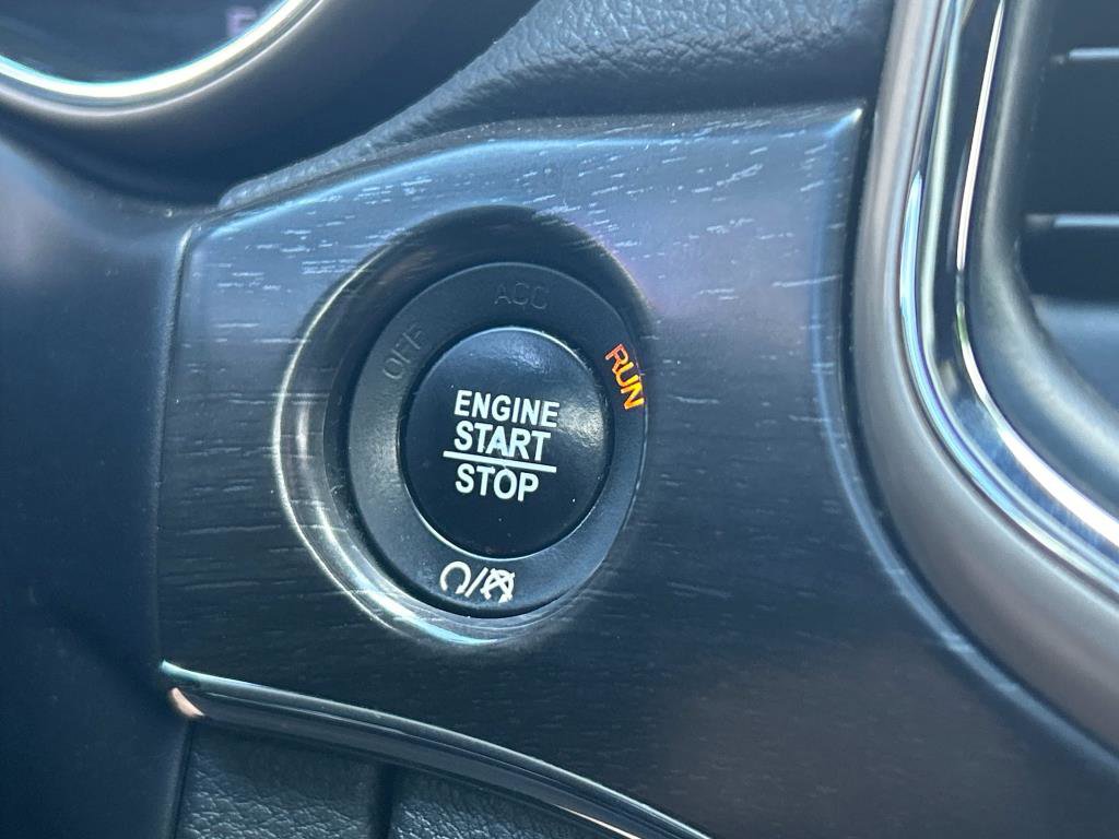 Used 2017 Jeep Grand Cherokee Limited image 36