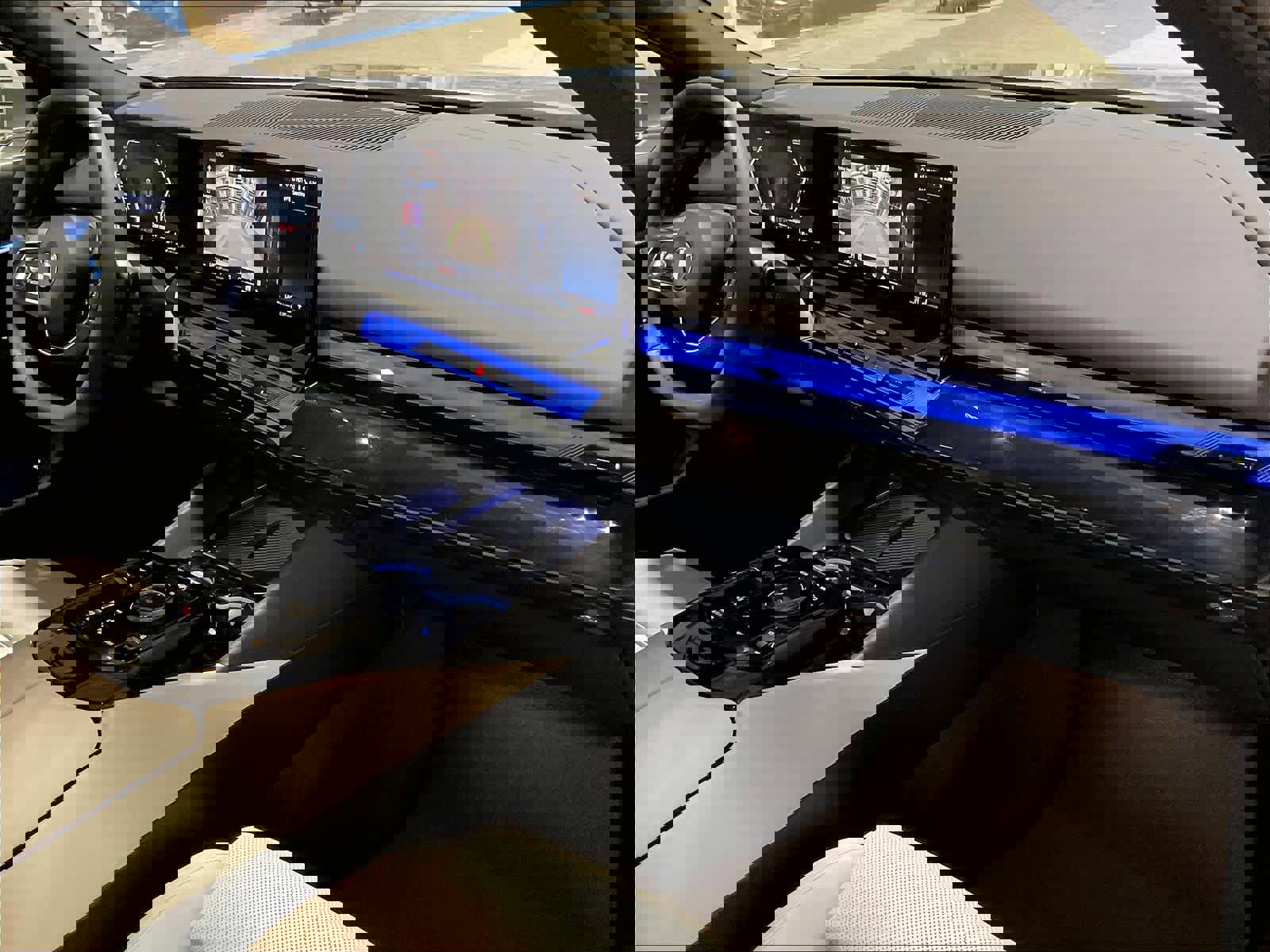 Used 2024 BMW 540i xDrive w/ Convenience Package image 14