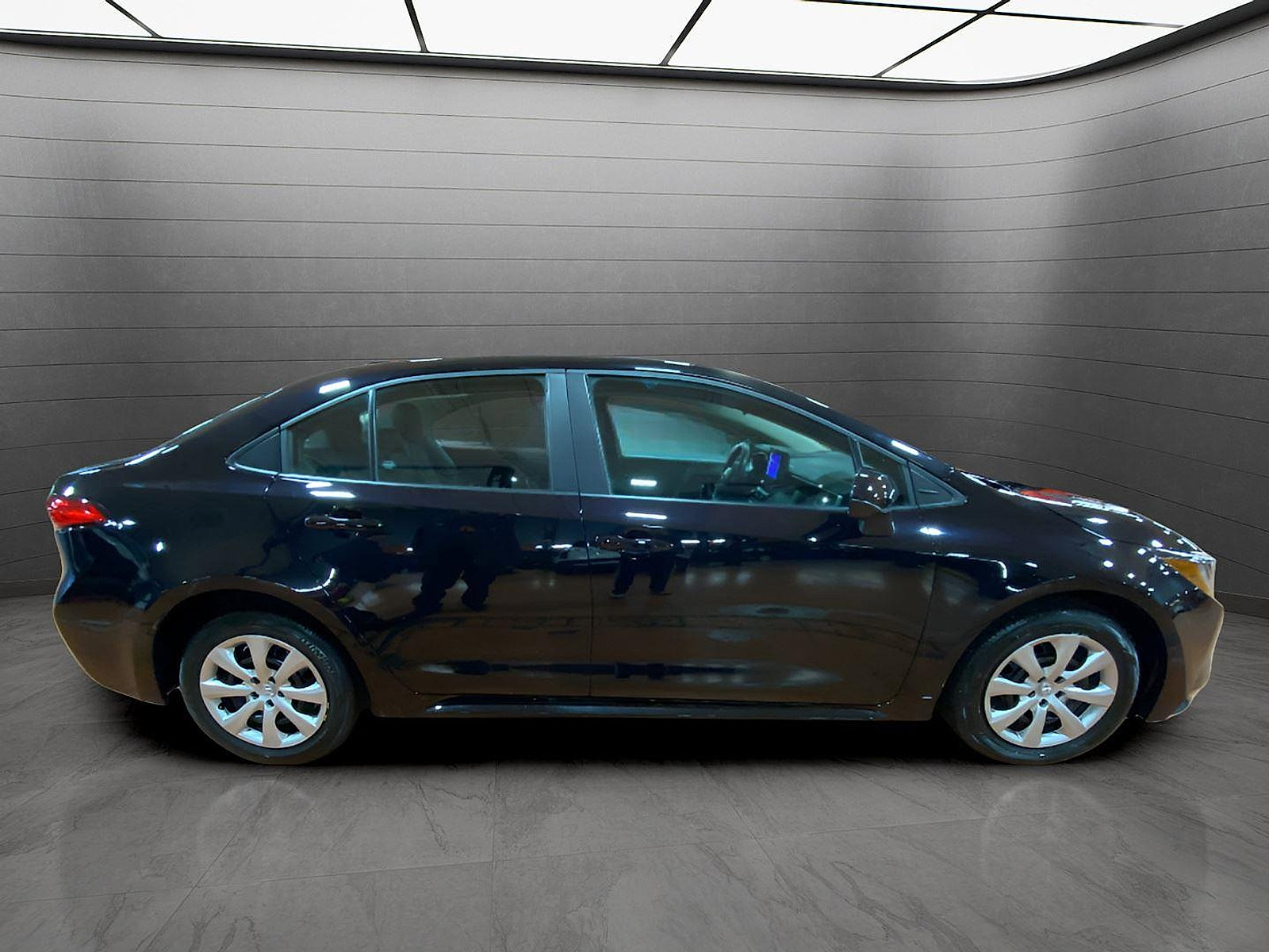 Used 2024 Toyota Corolla LE FWD image 6