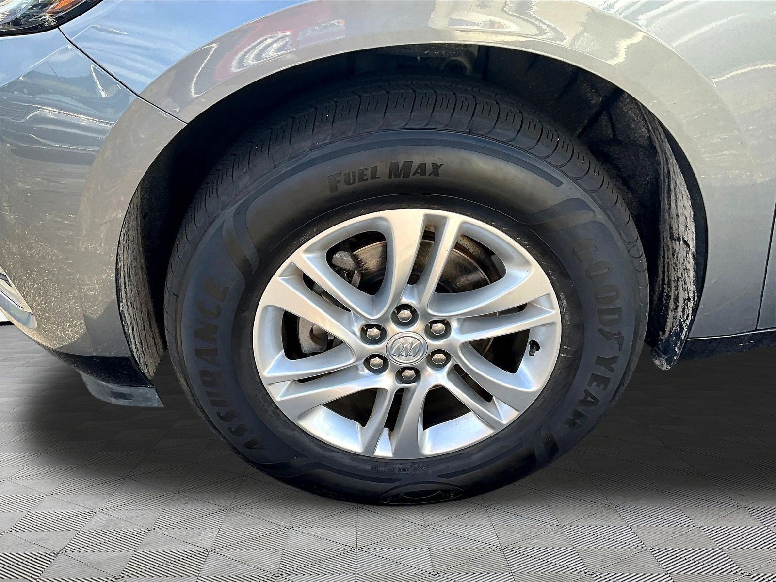 Used 2018 Buick Enclave Essence FWD image 34