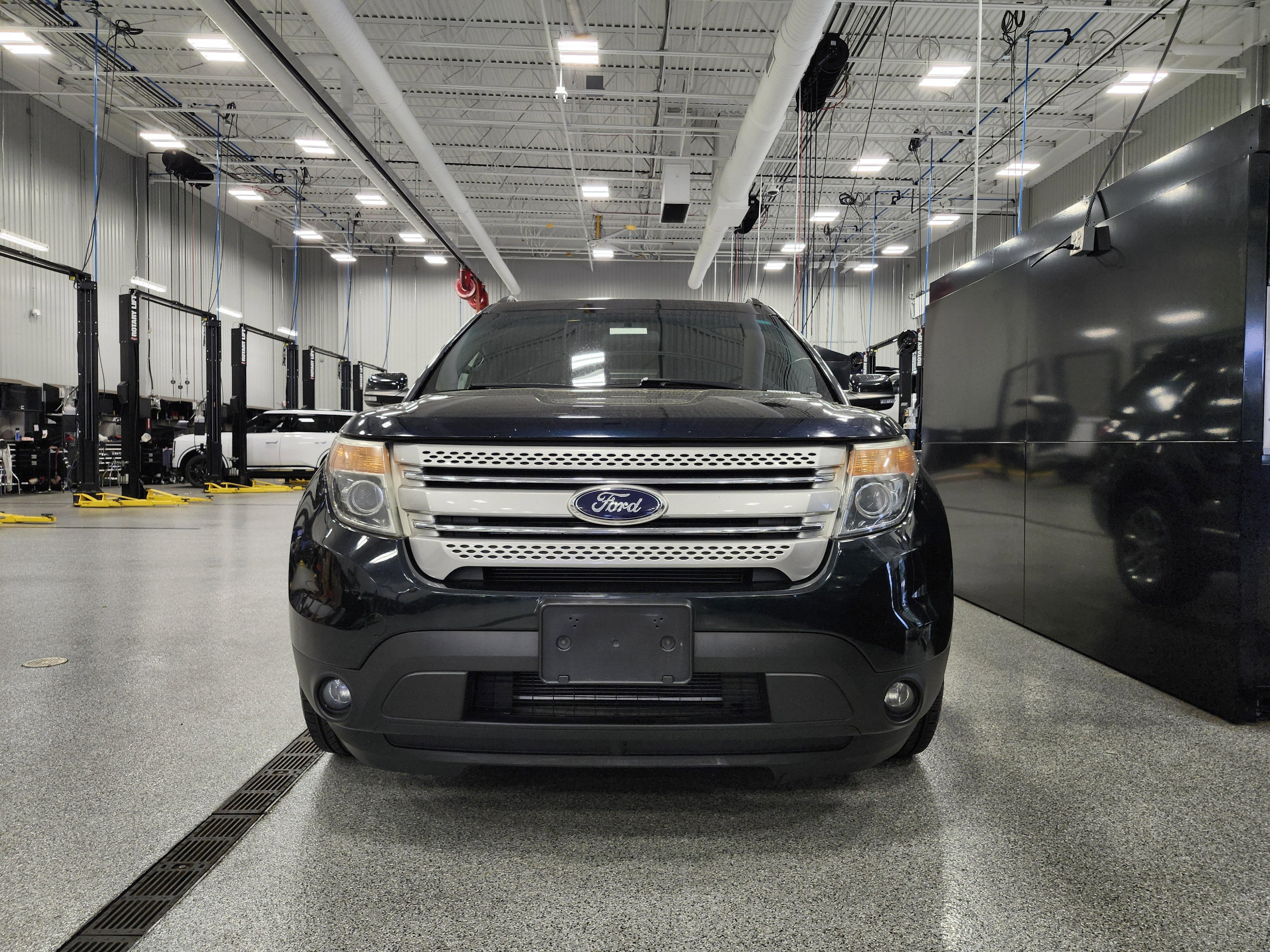 Used 2014 Ford Explorer XLT image 28