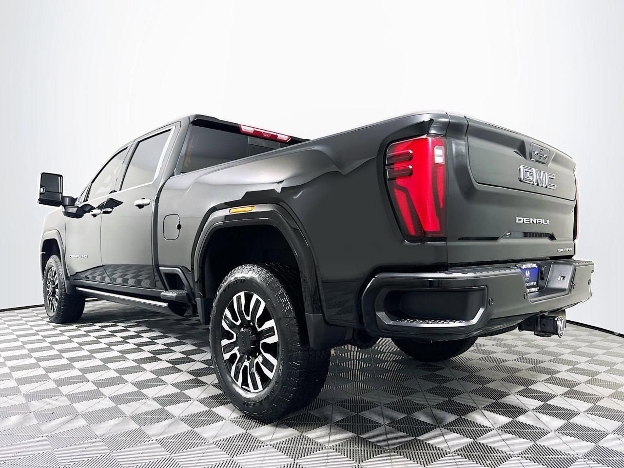 Used 2024 GMC Sierra 3500 Denali Ultimate image 15