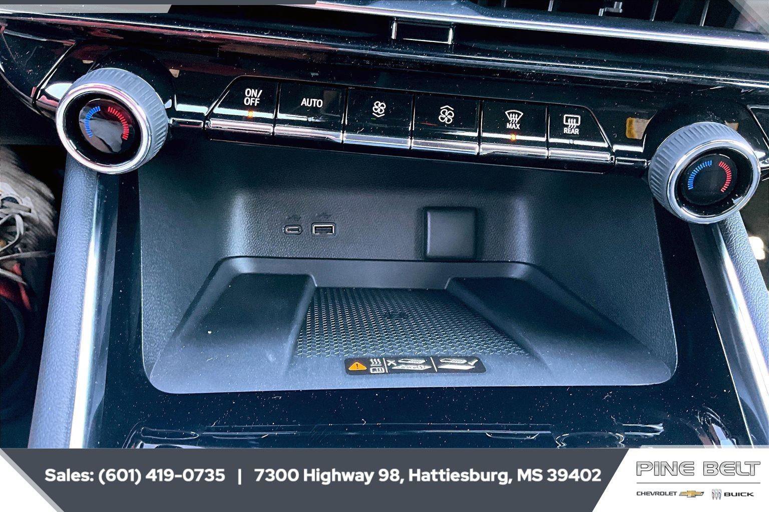 New 2026 Chevrolet Traverse LT w/ Sun and Wheel Package image 24