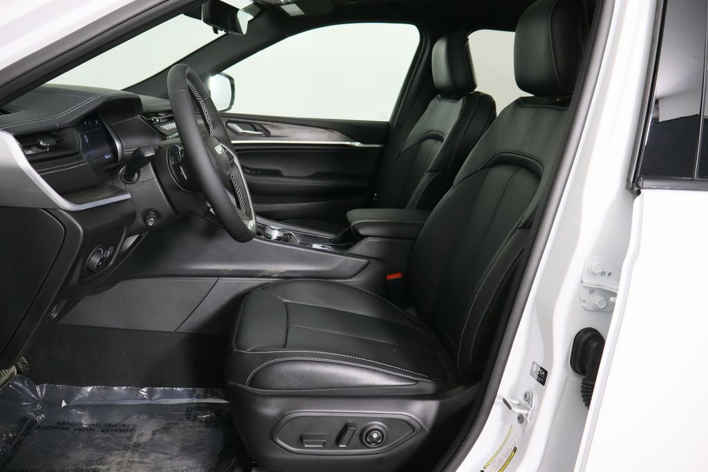 New 2026 Jeep Grand Cherokee Limited AWD/4WD image 15