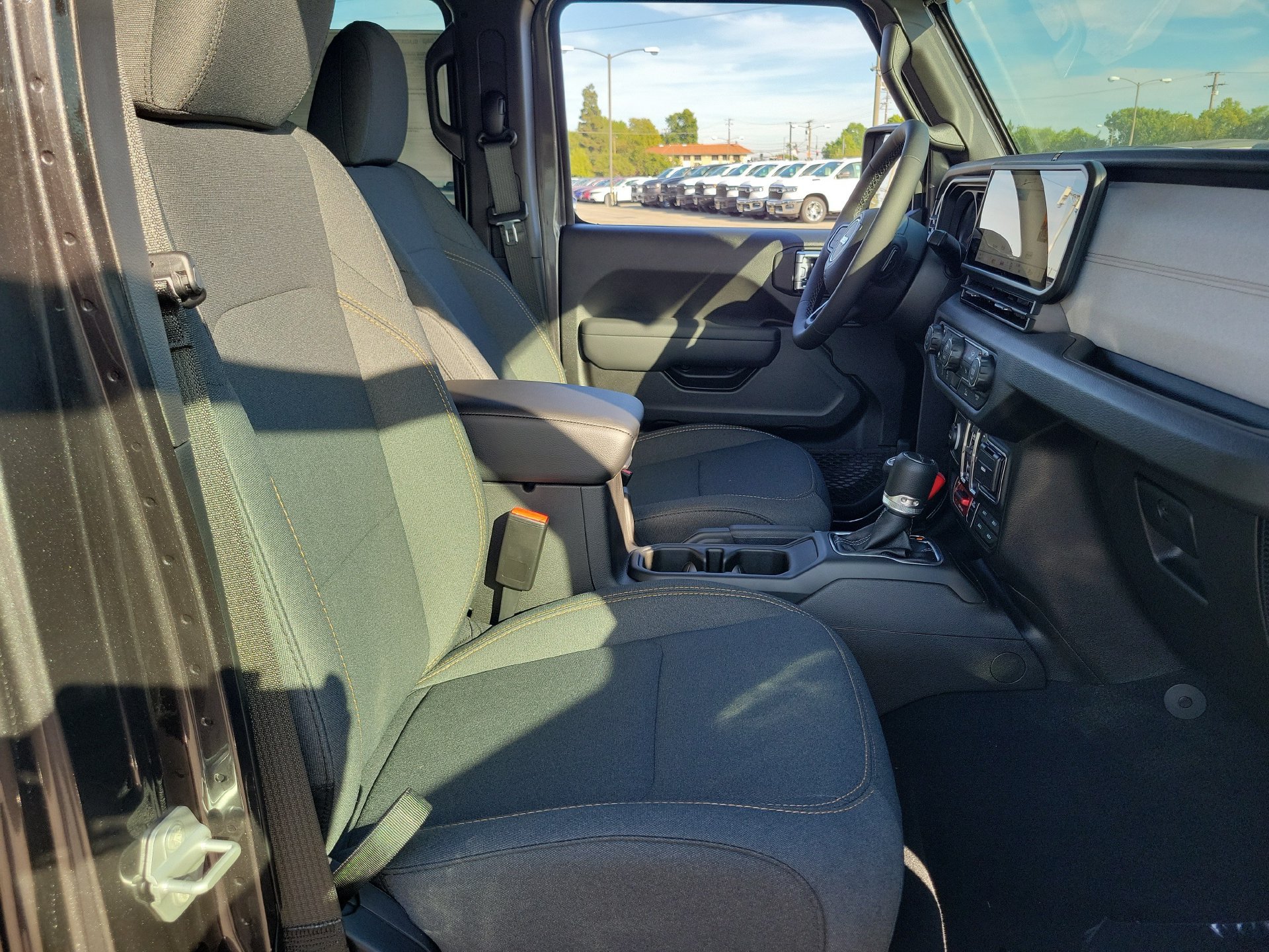 New 2026 Jeep Gladiator Sport AWD/4WD image 14