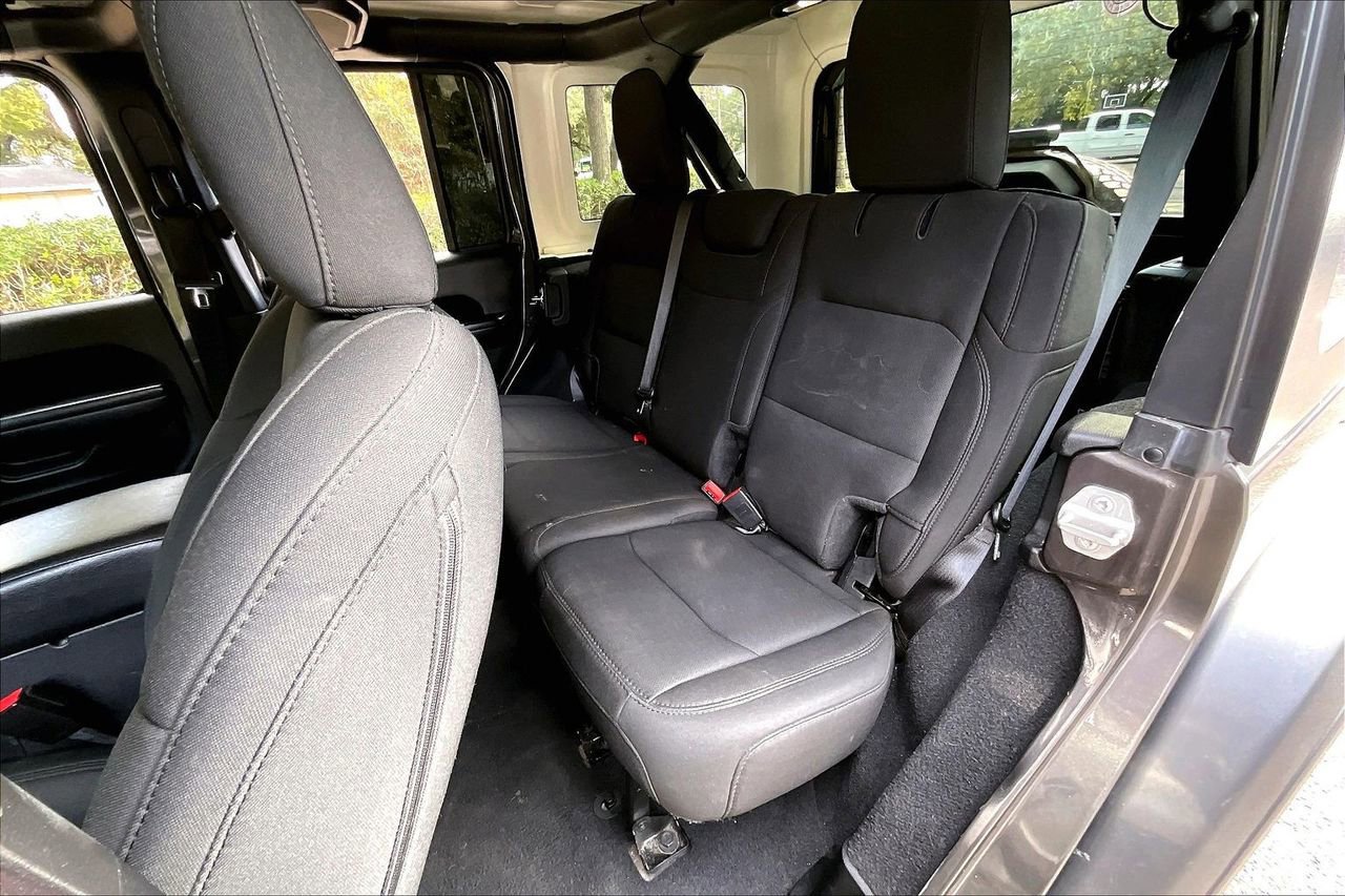 Used 2021 Jeep Wrangler Unlimited Sport image 18