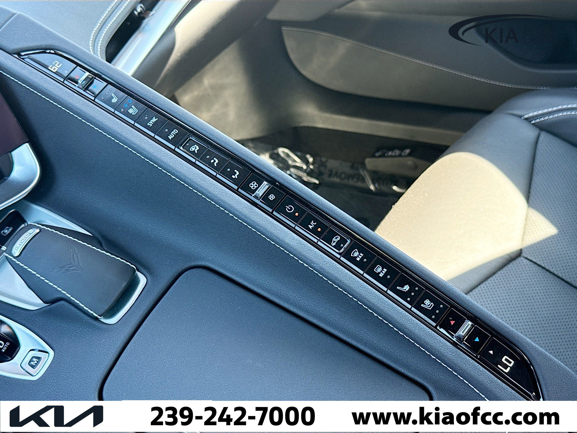 Used 2025 Chevrolet Corvette Stingray Preferred Conv w/ 2LT image 28