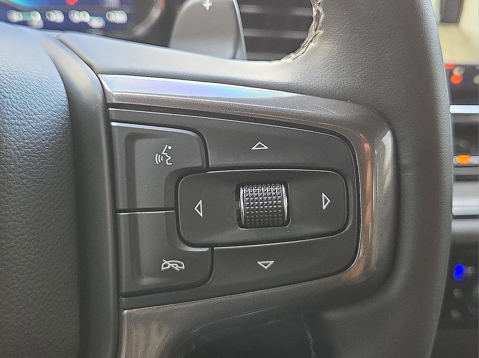 Used 2025 Chevrolet Silverado 1500 ZR2 w/ Technology Package AWD/4WD image 16