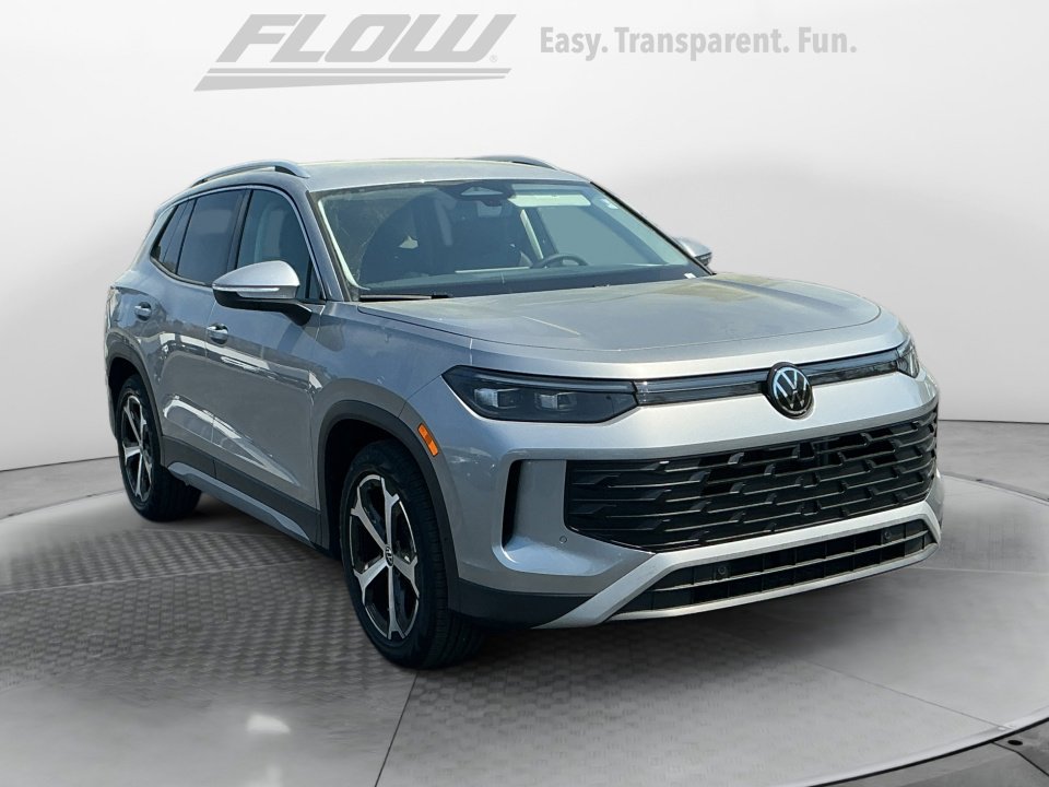 New 2026 Volkswagen Tiguan SE FWD image 1
