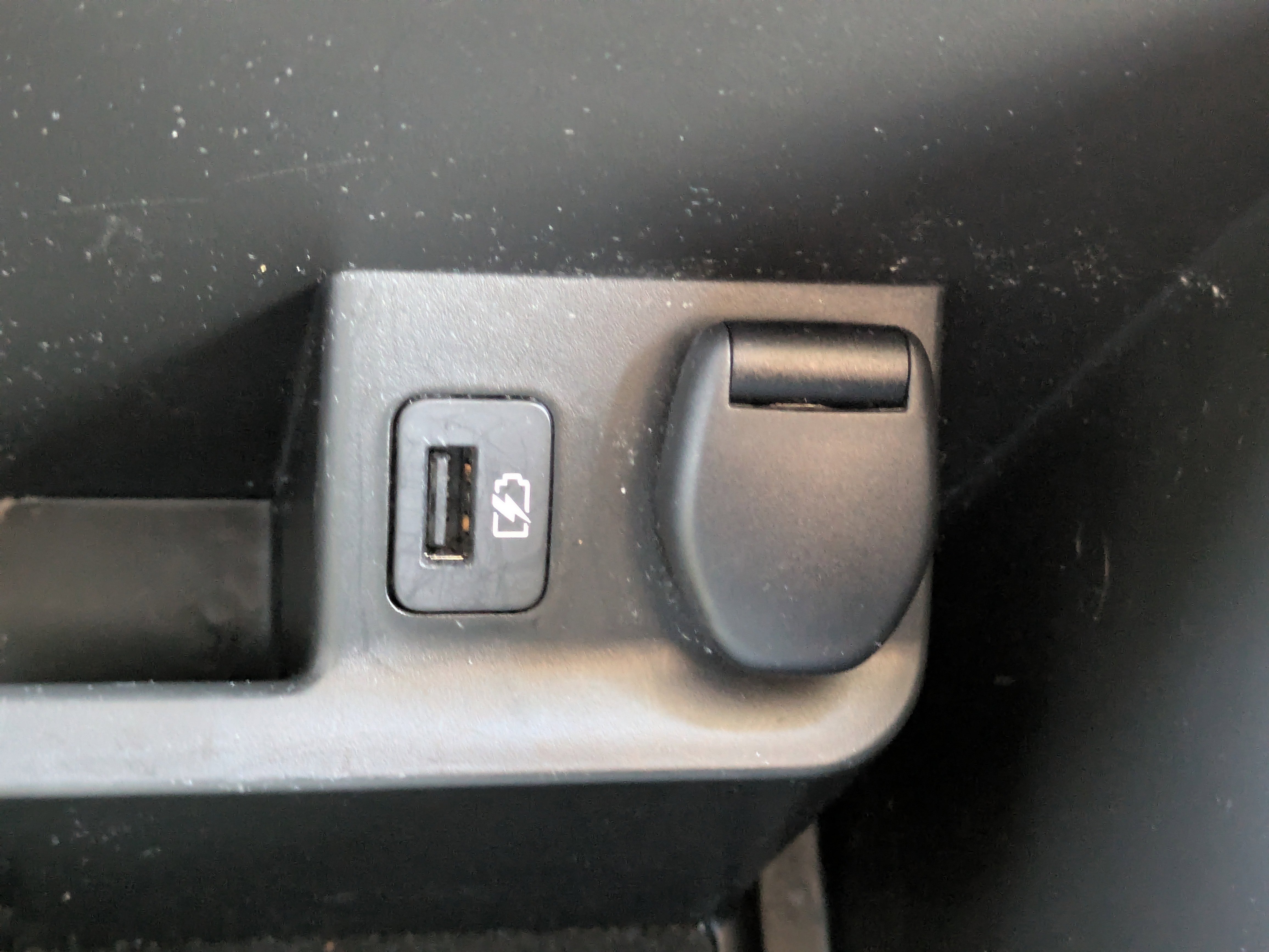 Used 2019 Nissan Rogue SV image 31