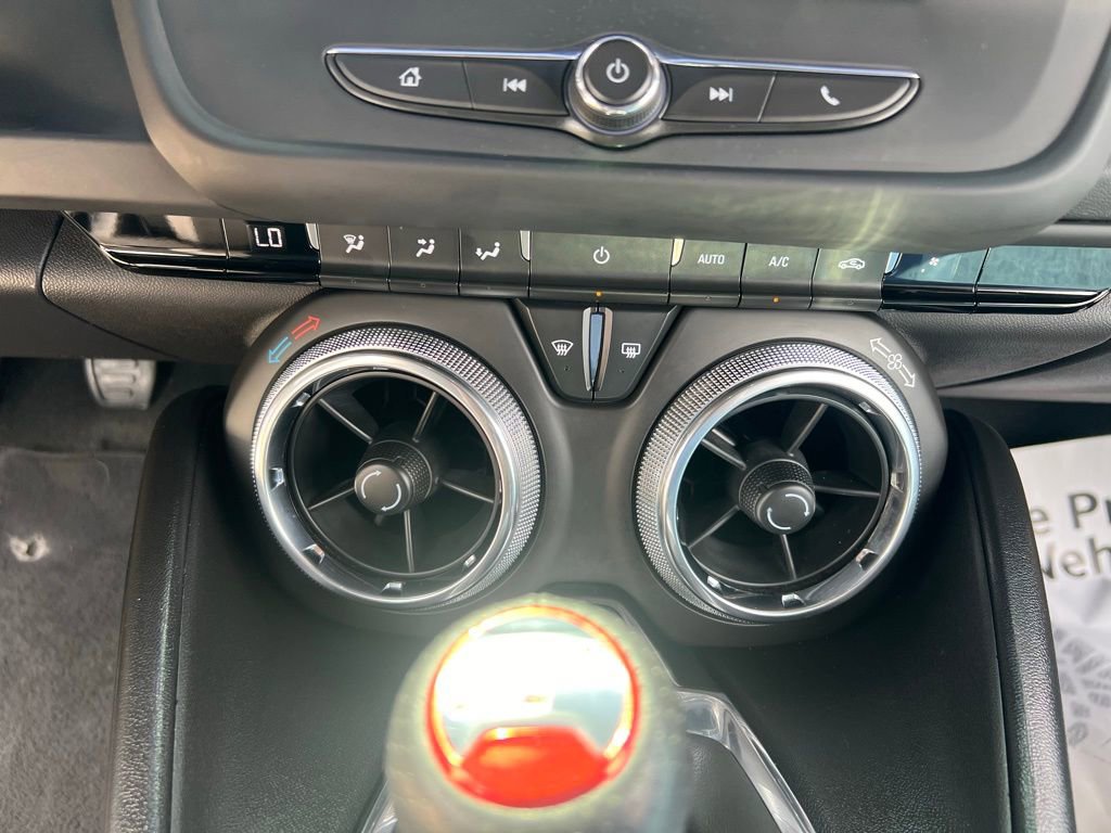 Used 2022 Chevrolet Camaro LT image 24