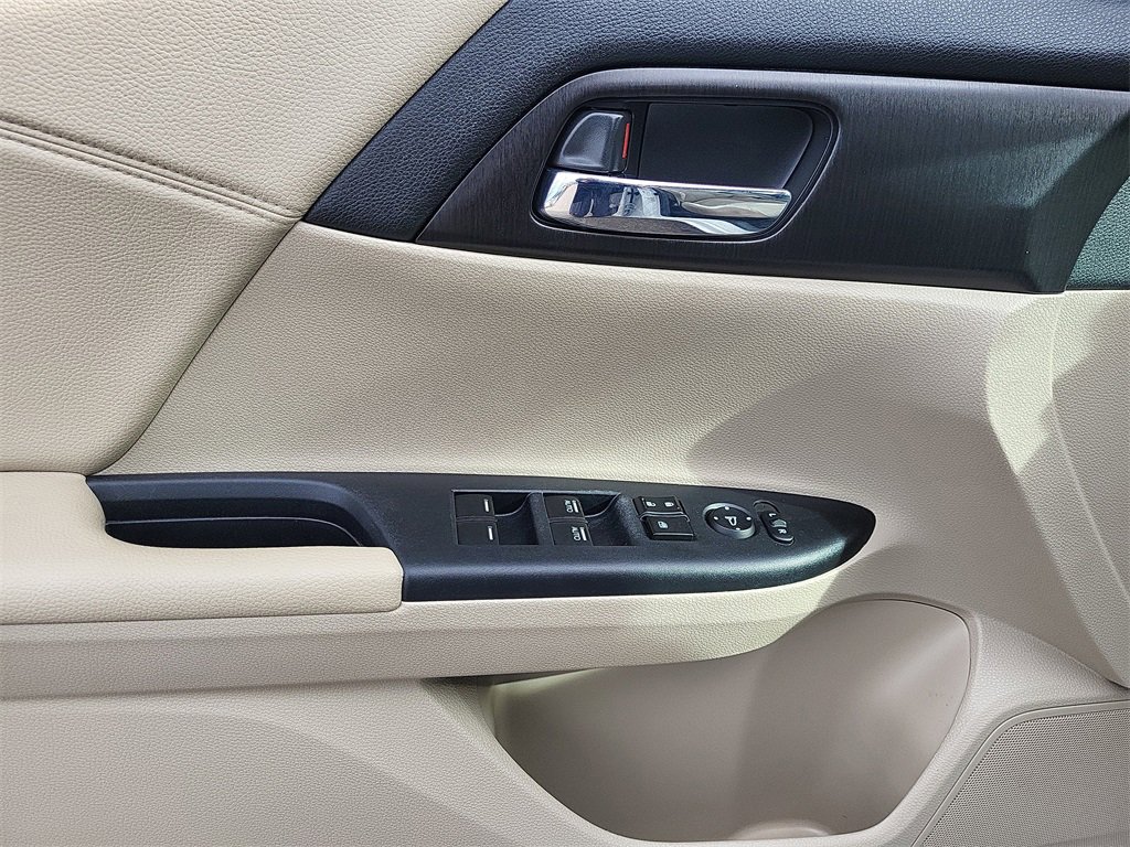 Used 2015 Honda Accord EX image 10